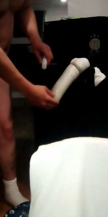 Huge dildo fuck homemade