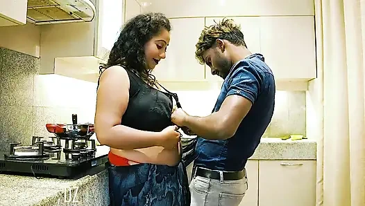 Ibu tiri dientot gaya doggy di dapur sama cowok gaul hindi di dapur