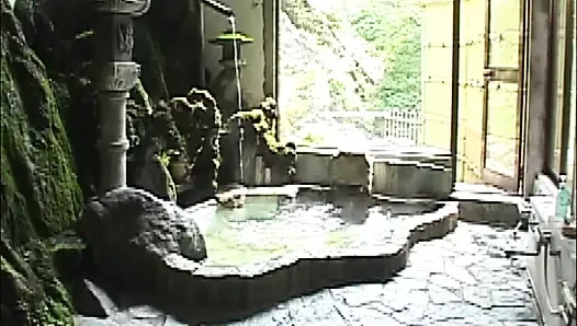 P128G08 A wife who loses her home to her husband's debt and ends up working at a friend's hot spring inn! A naughty lower body you want to!