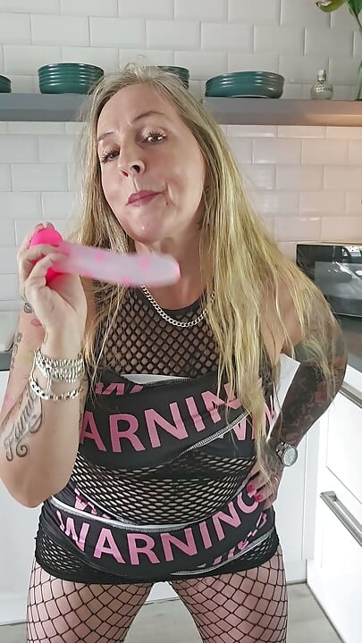 UYARI XXX Çoklu Dildo Denemesi