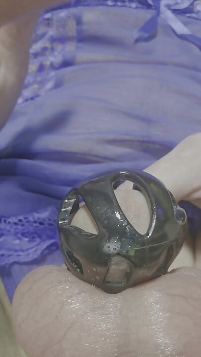 Alisaxxcamshot ช่วยตัวเองควยในเข็มขัดพรหมจรรย์