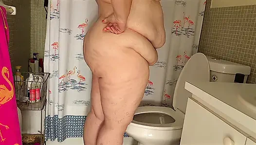 Jamdown26 - beyaz iri güzel evli kadın işerken büyük şişman götünü yakın çekim gösteriyor ve peluş büyük amını siktiriyor