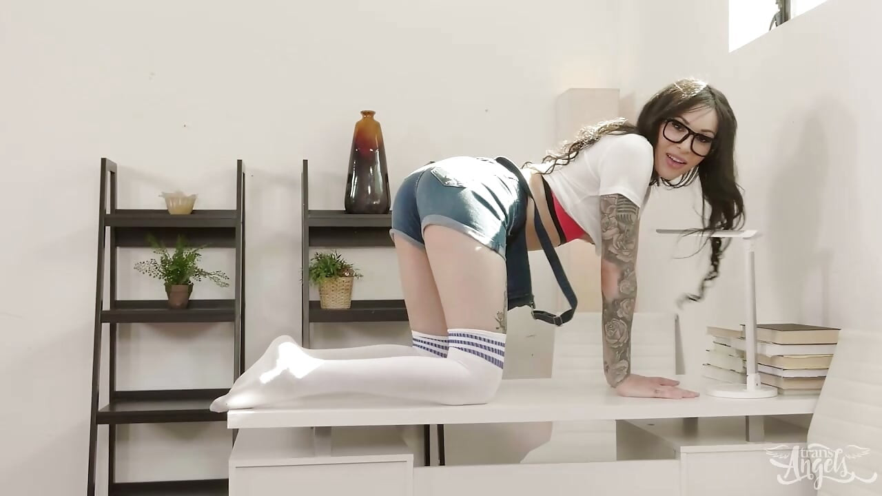 TRANS ANGELS - Horny Ryder Monroe Finds A Hot Way To Pass The Time While Everyone Is Out To Lunch