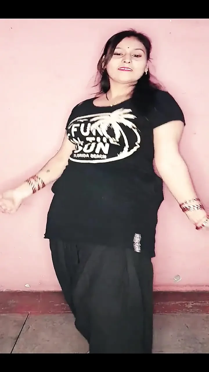 Puja Nude Dance