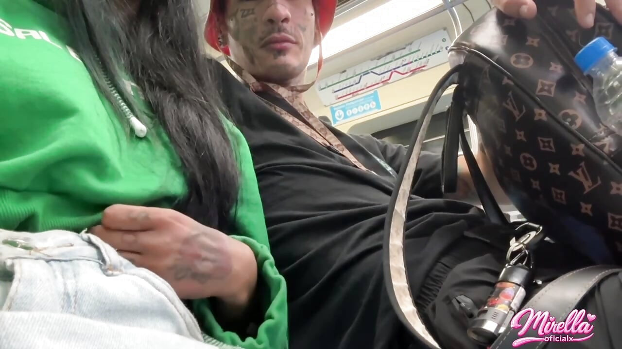 She Can't Stand to See the Volume Marking and Sucked Me Inside the São Paulo Subway