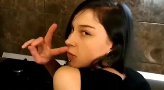 Versautes BBW teen Mädchen wird hart gefickt! Die fette kuh brauch es hart von hinten. Dicke Titten, Fetter Arsch Schwabbel Fotze