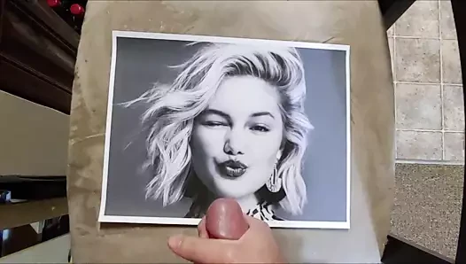 Olivia holt boşalma anısına 019