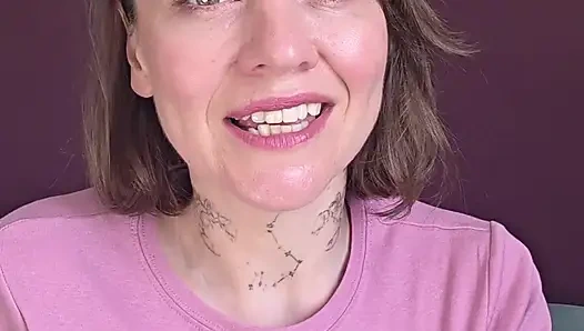Üvey annemin orta yaşlı seksi en iyi arkadaşımla kazara yüze boşalma zamanı azgın bir çağrıya döndü o doyumsuz kıllı bir olgun