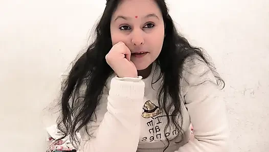 Puja Bhabhi Fingerings Pussy
