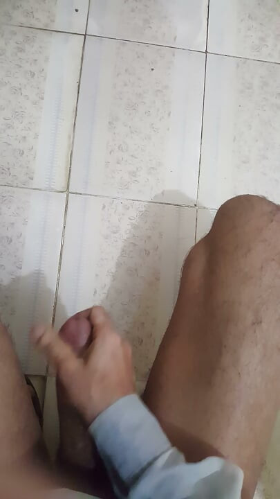 עבודת יד בשירותים