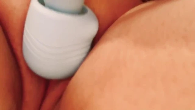 Japanese girl vibrator masturbation