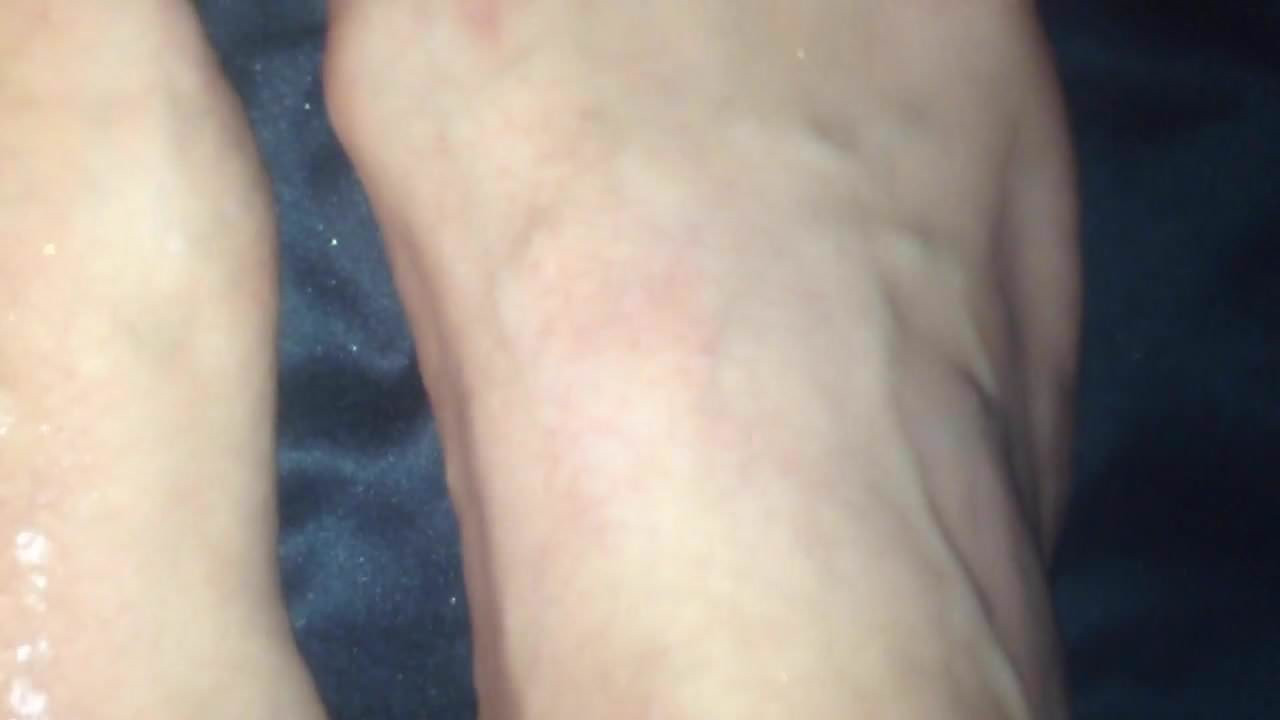 Wer Oiled Feets