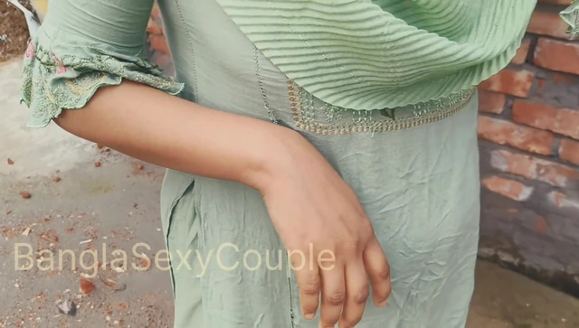 Indian neighbor girl fucked by Bangladeshi boy