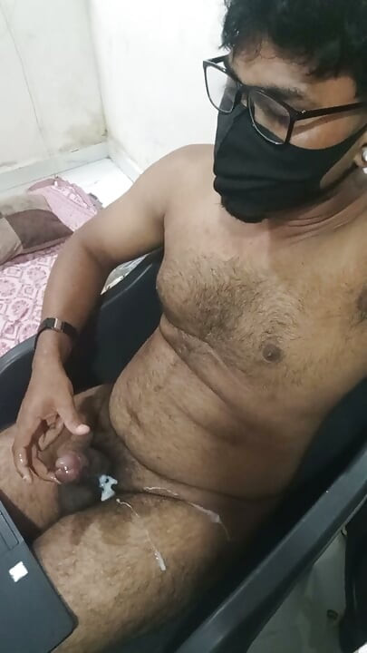 indian masked boy jerking and cuming his black dick.mp4