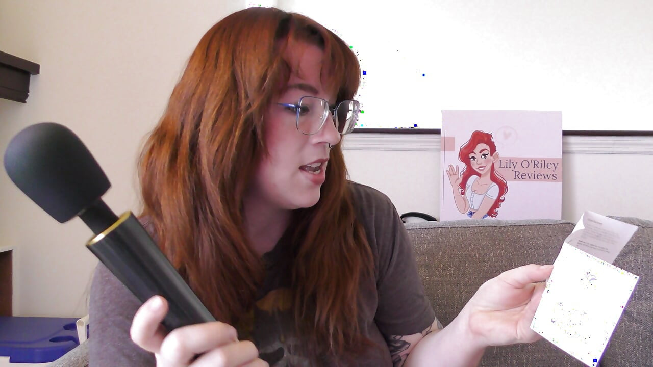 NSFW anmeldelse af Led Display Vibrating Wand Pro Compact fra Funzze
