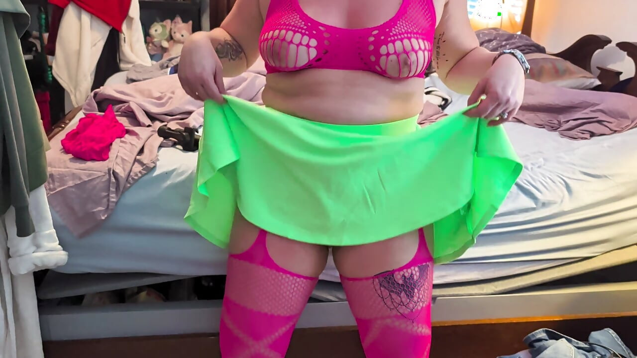Esposa Gostosa Experimenta Roupa Nova!