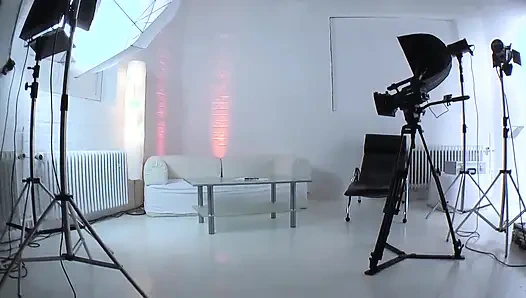 Pelacur rambut pirang dengan toket besar lagi asik seks anal dan dildo ukuran raksasa