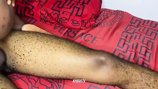 Наполняю пизду моей грязной горничной