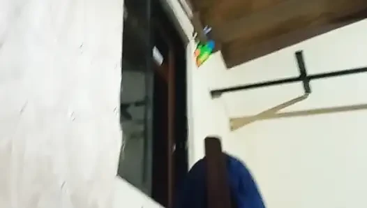 Tante semok latina lagi asik nyepong kontol