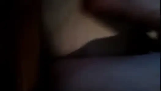 Aku menemukan video pribadi pertamaku, ada di kamarku, tanpa lampu