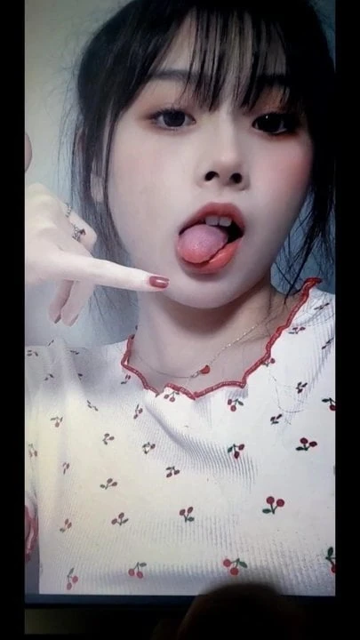 Cumtribute friend's sister