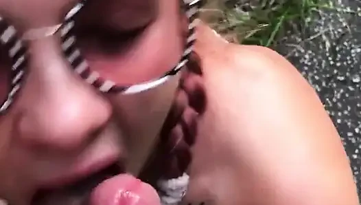 En sevdiğim eğlence çalılarda sevişmek