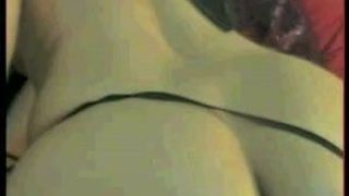 Pocahontasexy трахает ее задницу и киску игрушками перед вебкамерой