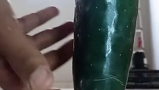 Salatalığın üzerine oturmak