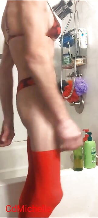 Cdmichelle เล่นกับดิลโด้ขณะใส่ชุดชั้นในสีชมพูเซ็กซี่