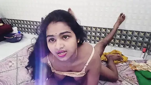 Istri india asli lagi asik posisi cowgirl dan penuh gairah dengan pakaian tradisional