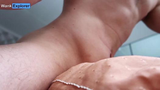 Taťka vám posílá video s vymráváním boků - porno pro ženy