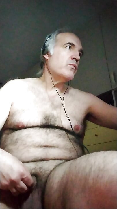 2시간 동안 자지를 자위해왔어, 드디어 사정해