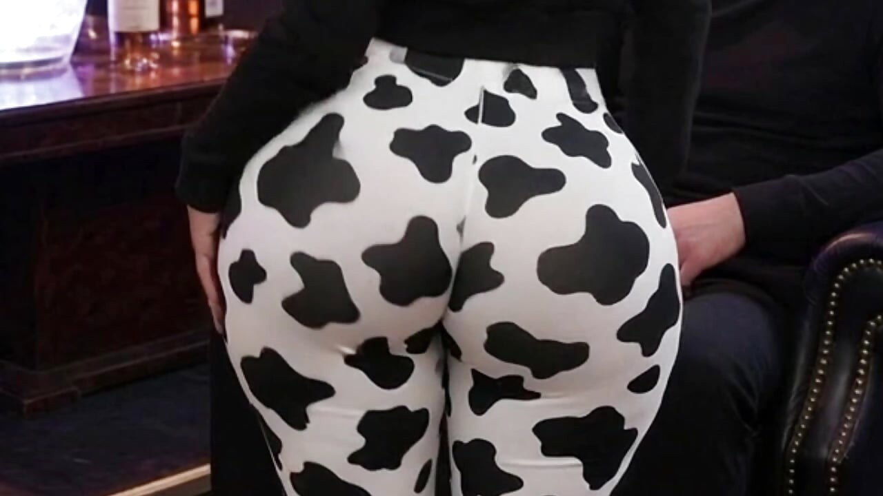 Big Ass Girl Twerking in Cow Print Leggings
