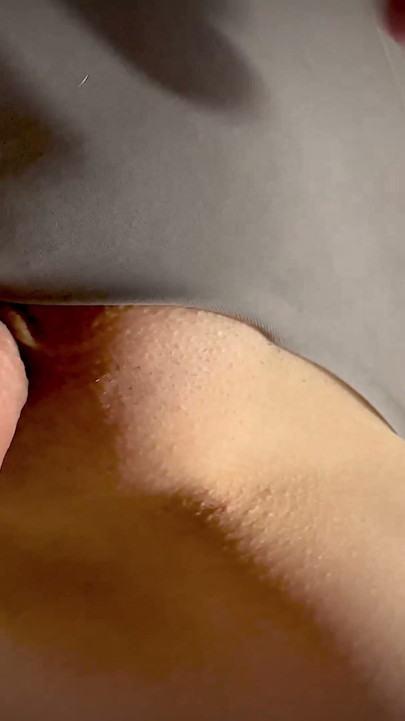 HOW TO BE MILF? The stepmother patiently showed her shaved pussy to her stepson, trying to arouse him for sex. | Clip 1