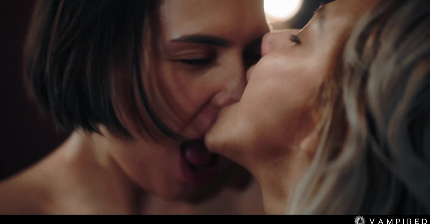 Vampire Lesbian Goth Girls - Hot Babes Pussy Licking & Facesitting To Orgasm