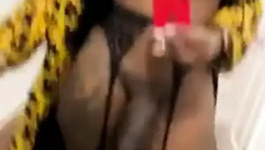 seksi siyah bebeğim içinde iç çamaşırı