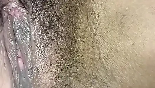 Дези Pooja Bhabhi сделали массаж ее киски