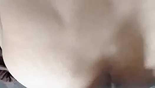 Göt amcık sikiyor yarak emiyor göğüslerini emiyor memeden süt emiyor ve domaltarak yarağa oturuyor ve doğrudan Hintçe seste yatıyor