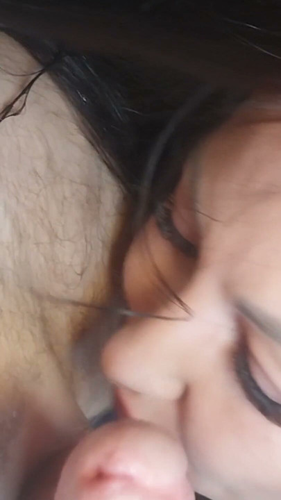 Hot MILF wife gives me a blowjob close-up shot. | Clip 1