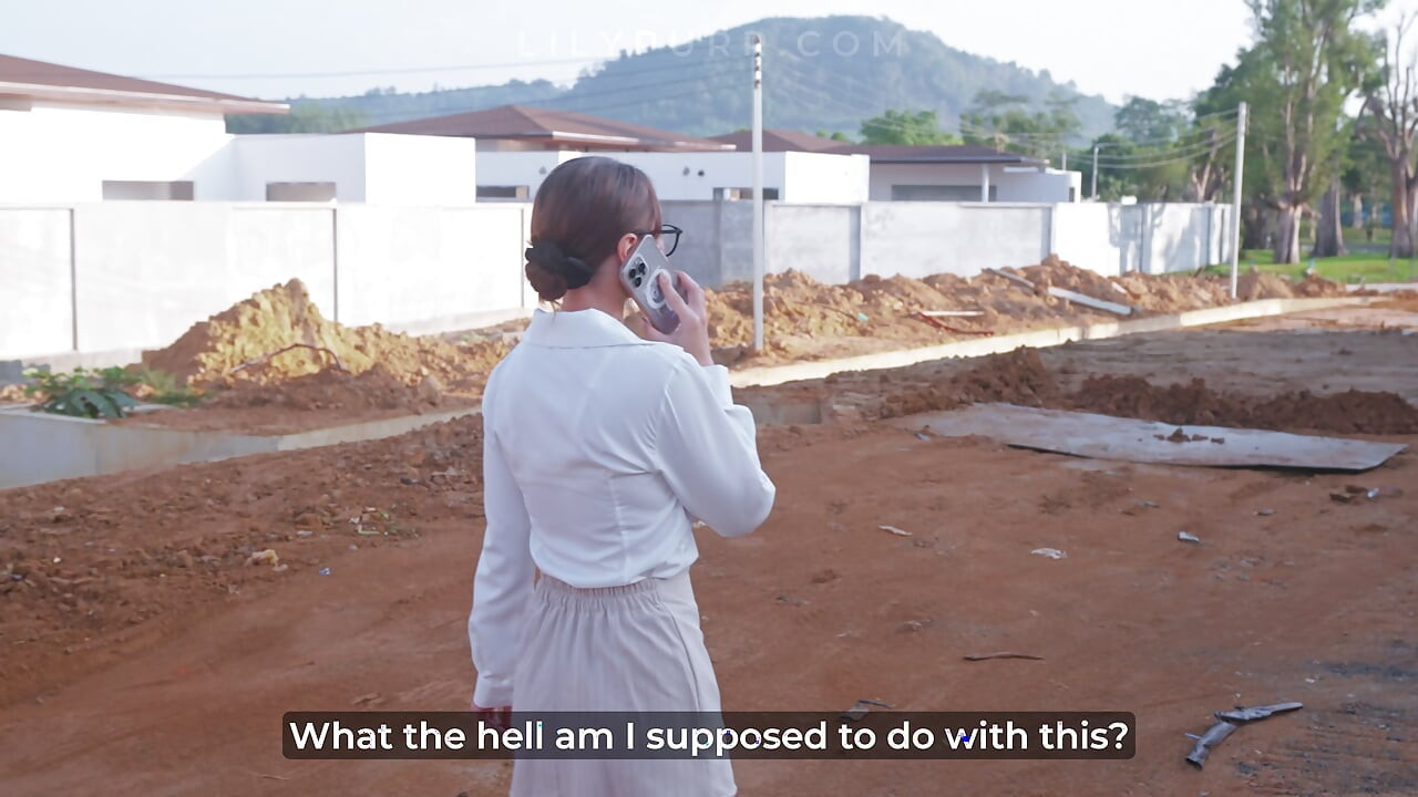 Horny Real Estate Agent Fucks Client in Unfinished Villa to Save the Deal
