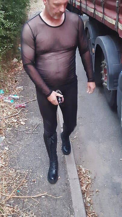 Kutas zablokowany maminsynek ssanie dildo na zewnątrz