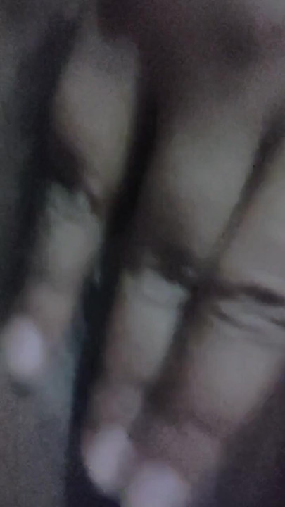 Chudai ki pyasi bhabhi dekhiye kaise masal rahi chut ko | Clip 1
