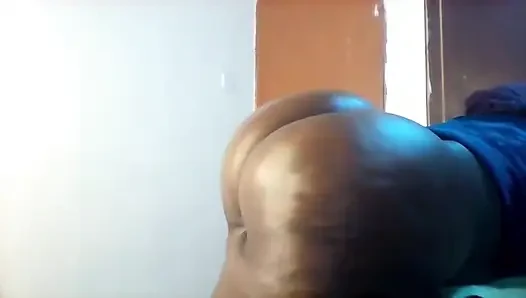 Кто угодно и жаждет киски
