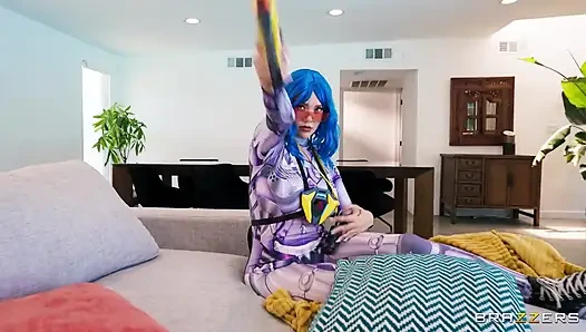 Brazzers - kali roses ve charli phoenix azdırıyor ve azgın üçlü grup sekste seviyor