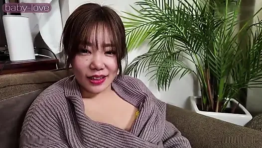 Cewek cantik hawaii dengan kulit kecokelatan ini mencoba pertama kalinya, tubuh berciuman berjemur gemetar saat kontolnya sampai crot di dalam