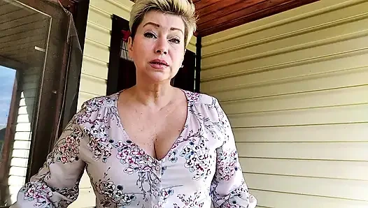 Скромная домохозяйка днем и сумасшедшая, развратная, ненасытная шлюшка ночью - это единственный способ, которым должна быть нормальная настоящая женщина!