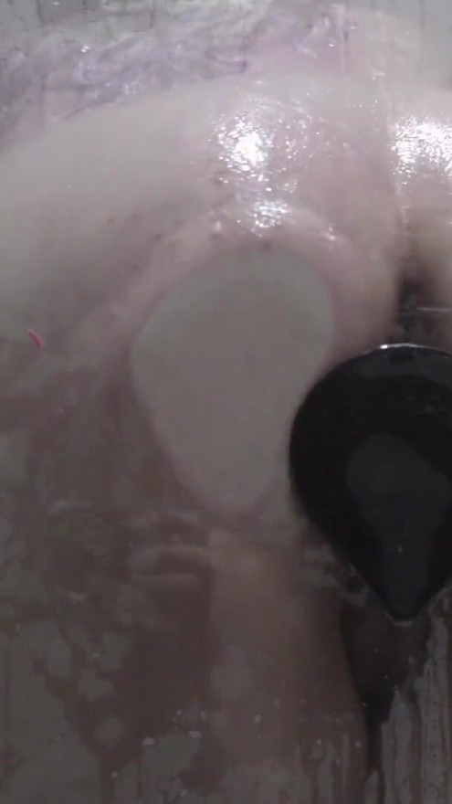 Dirty Willow Kelly Gets Even Dirtier In The Shower And Throws It Back Onto The Glass | Clip 2
