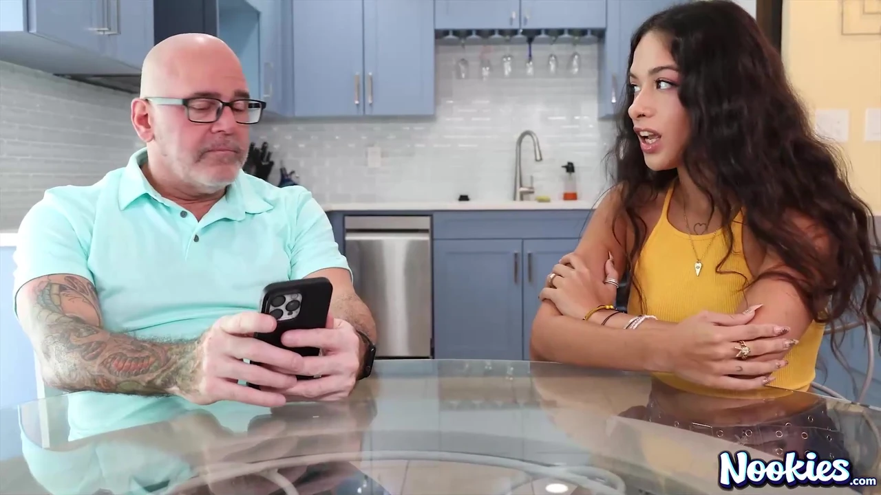 Luxe la Fox Fucks Moms Man - NOOKIES