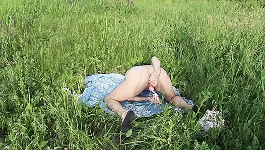 Kacau diri dengan mainan seks baru di luar