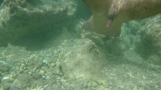Underwater humping